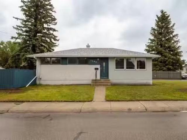House for sale in Lethbridge, Alberta