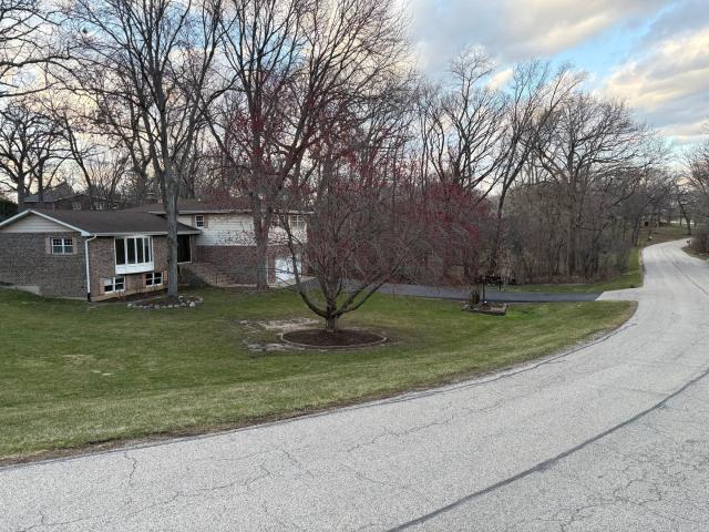 House for sale in Mchenry, Illinois