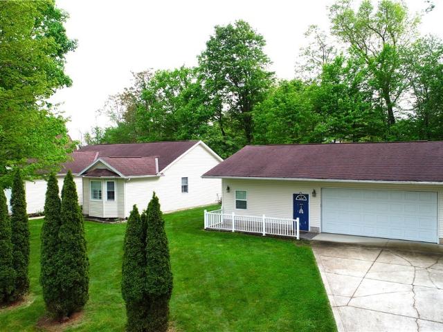 House for sale in Howard, Ohio