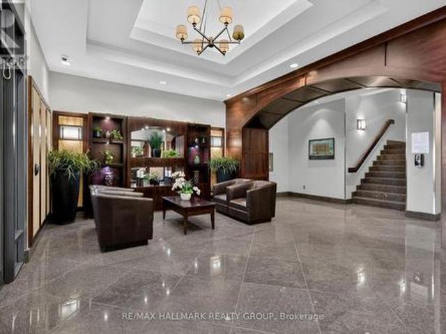 Condo for sale in Rideau-Vanier, Ottawa