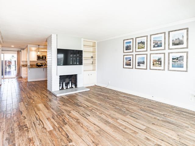 Townhouse for sale in Tustin