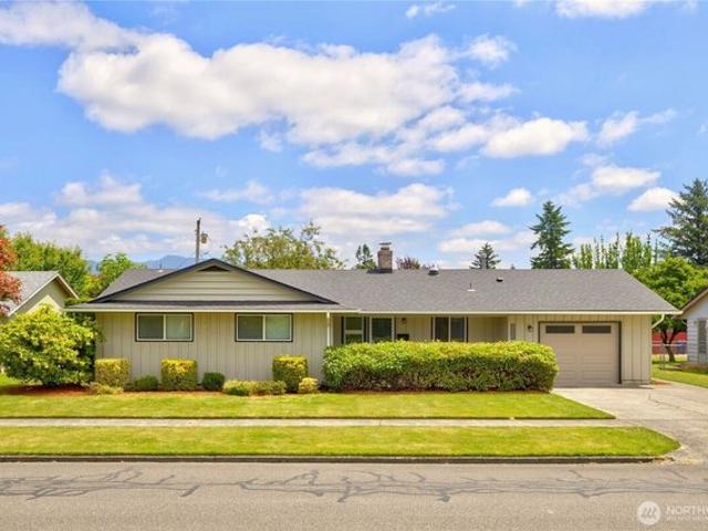 House for sale in Enumclaw, Washington