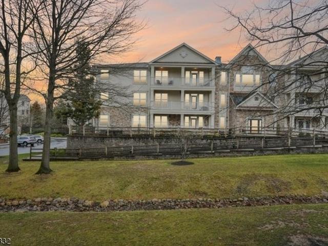 Condo for sale in Cedar Grove, New Jersey