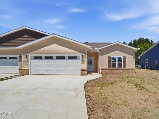 Townhouse for sale in Van, Ohio