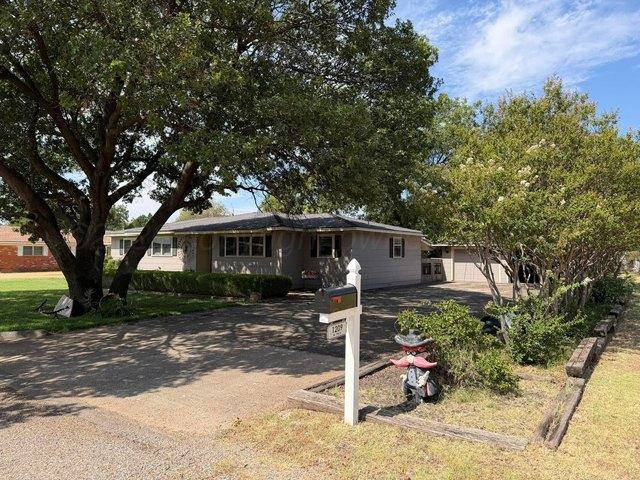 House for sale in Hall, Texas
