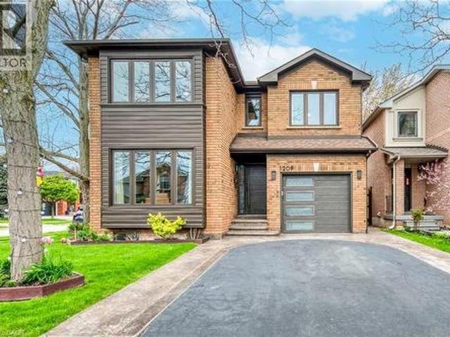 House for sale in Oakville, Ontario