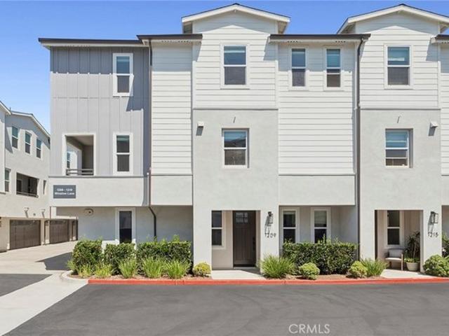 Condo for sale in Corona Del Mar, California
