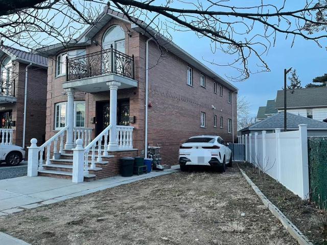 Townhouse for sale in College Point
