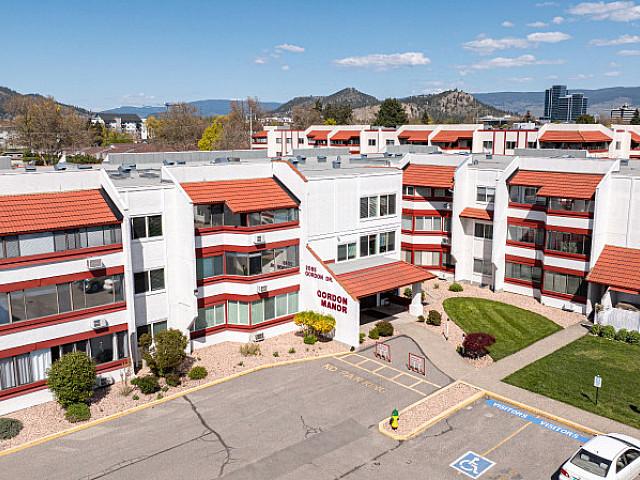 Condo for sale in Winfield, British Columbia