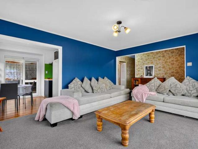 House for sale in Avondale