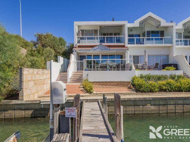 Apartment for sale in Parklands, Western Australia