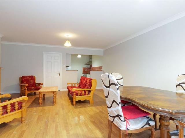 Apartment to rent in Athenry, Connacht