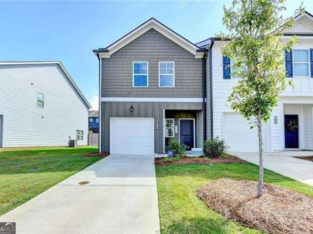 Townhouse for sale in Hoschton, Georgia