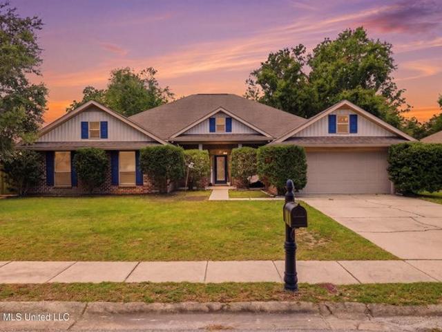 House for sale in Ocean Springs, Mississippi
