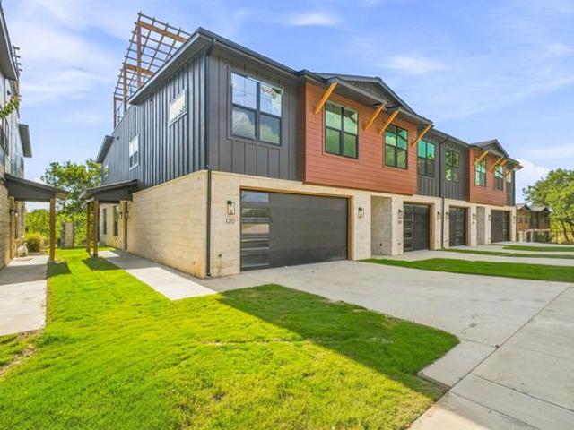 Townhouse for sale in Stephenville, Texas