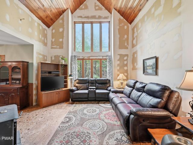 House for sale in Greentown, Pennsylvania