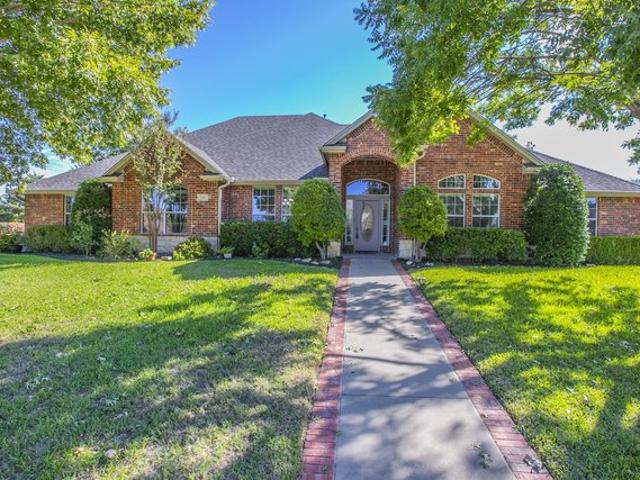 House for sale in Midlothian, Ellis County