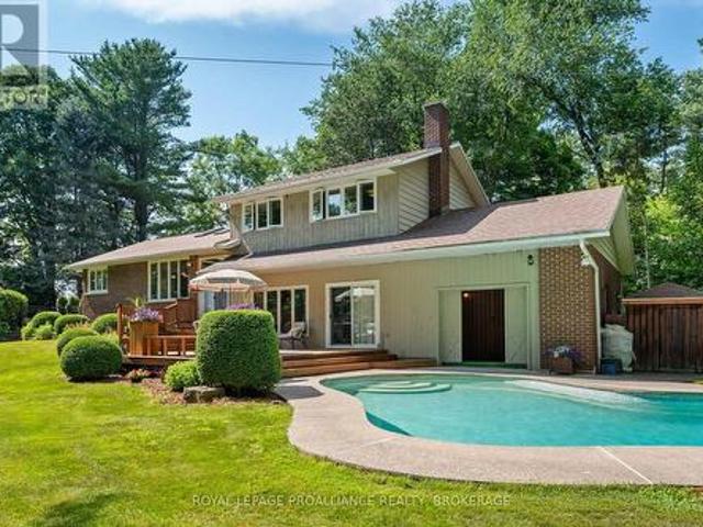House for sale in Ontario