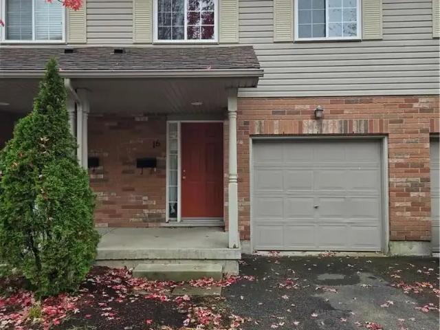 Townhouse for rent in Galt, Cambridge