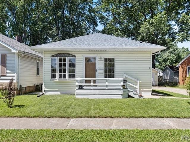 House for sale in Roxana, Illinois