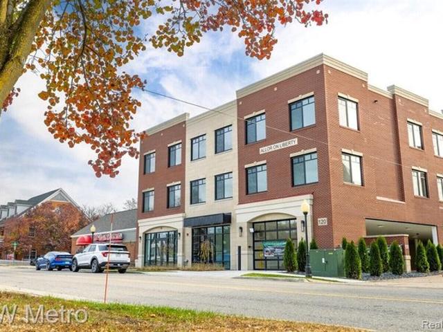 Condo for sale in New Hudson, Michigan