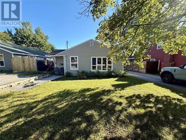 House for sale in Corner Brook, Newfoundland And Labrador