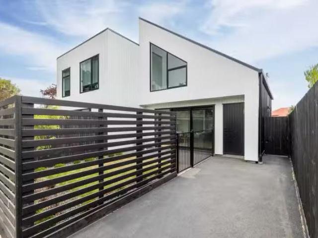 House for sale in Edgeware, Canterbury