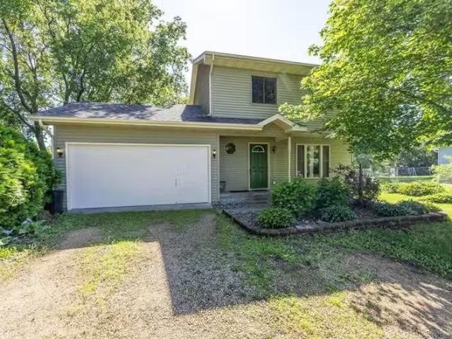 House for sale in Hudson