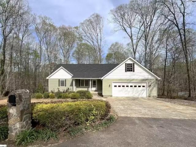 House for sale in Easley House for sale in Easley