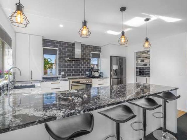 House for sale in Chaslands, Canterbury