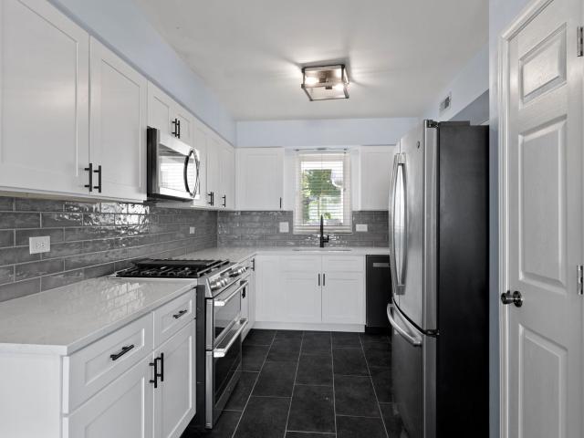 Townhouse for sale in Westmont, Illinois