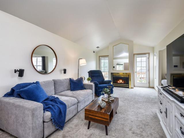 Condo for sale in South Elgin, Illinois