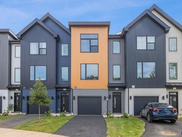 Townhouse for sale in Virginia