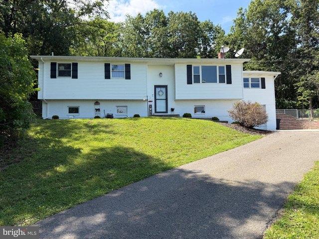House for sale in Ridgeley, West Virginia