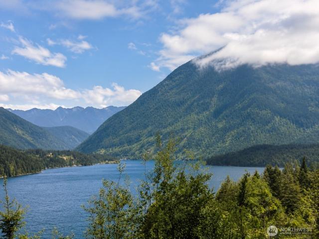 House for sale in Hoodsport, Washington