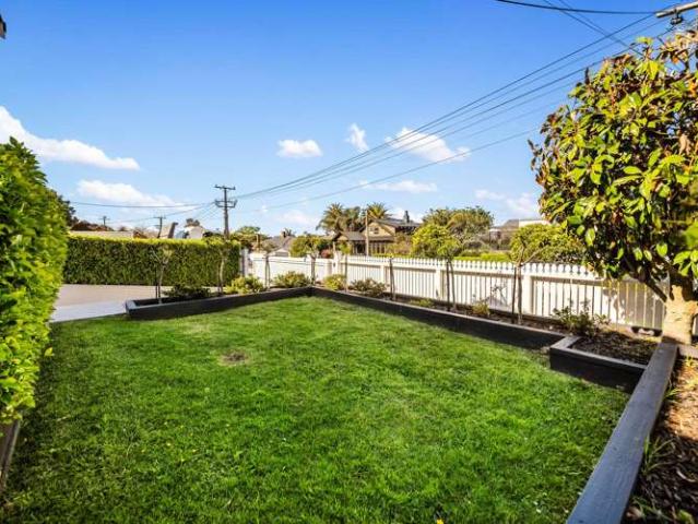 House for sale in Northcote Point, Kaipātiki