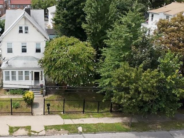 House for sale in Mount Vernon, New York