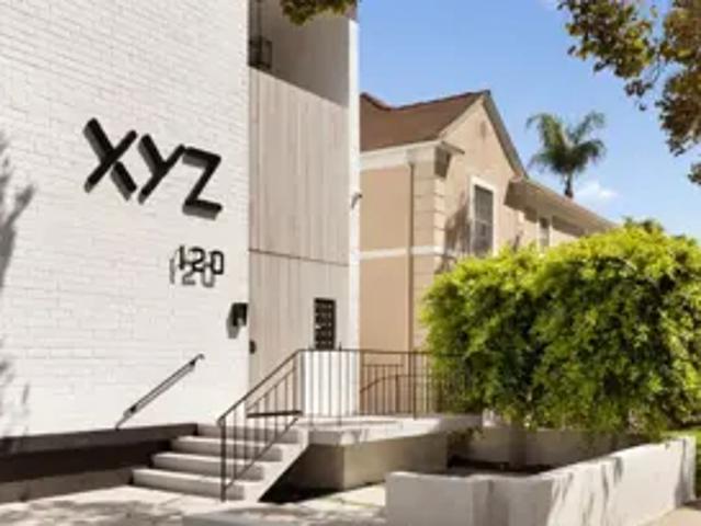 Condo for rent in Beverly Hills