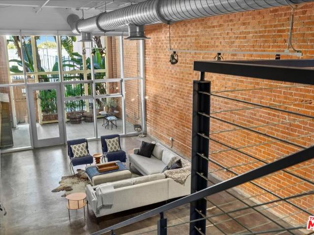 Condo for sale in Canoga Park, California