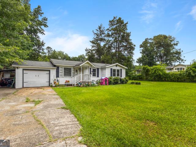 House for sale in Bonaire, Georgia