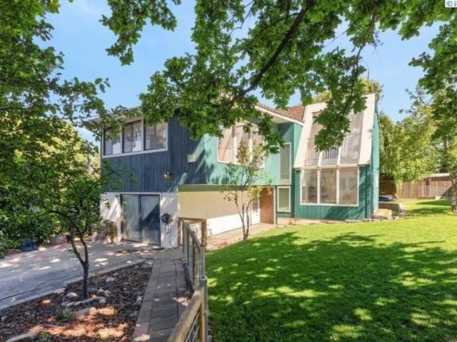House for sale in Whitman, Washington