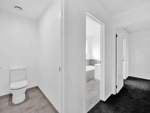 Townhouse for rent in Hillsborough, Taranaki