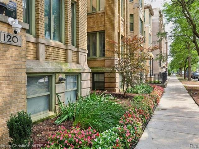Condo for sale in Detroit, Michigan