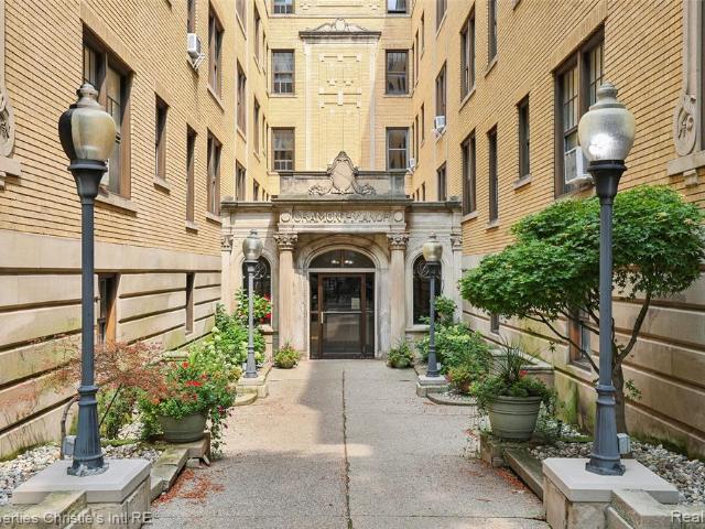 Condo for sale in Detroit, Michigan