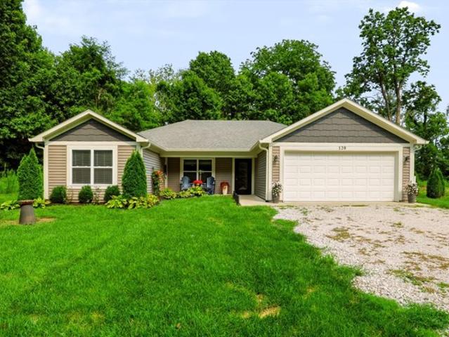 House for sale in Coatesville, Indiana