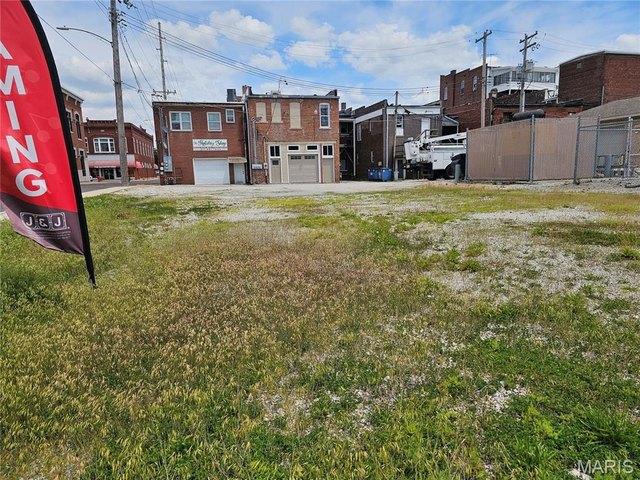 Land for sale in Hillsboro, Illinois