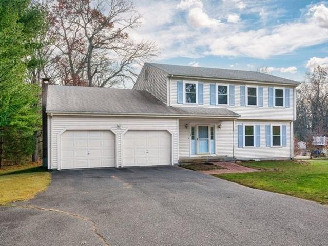 House for sale in Cromwell, Connecticut