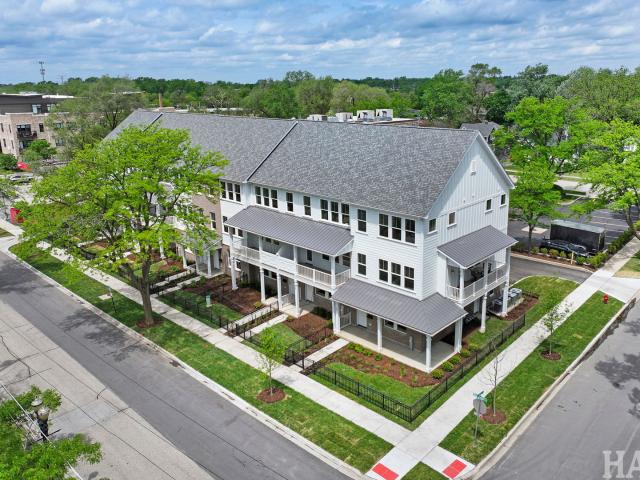 Townhouse for sale in Barrington, Illinois