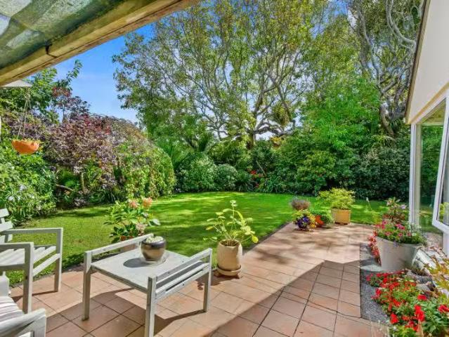 House for sale in Days Bay, Wellington