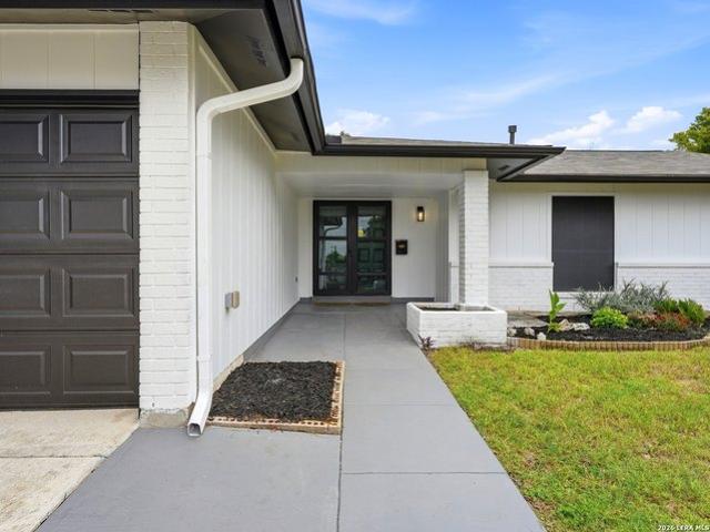 House for sale in Live Oak, Texas